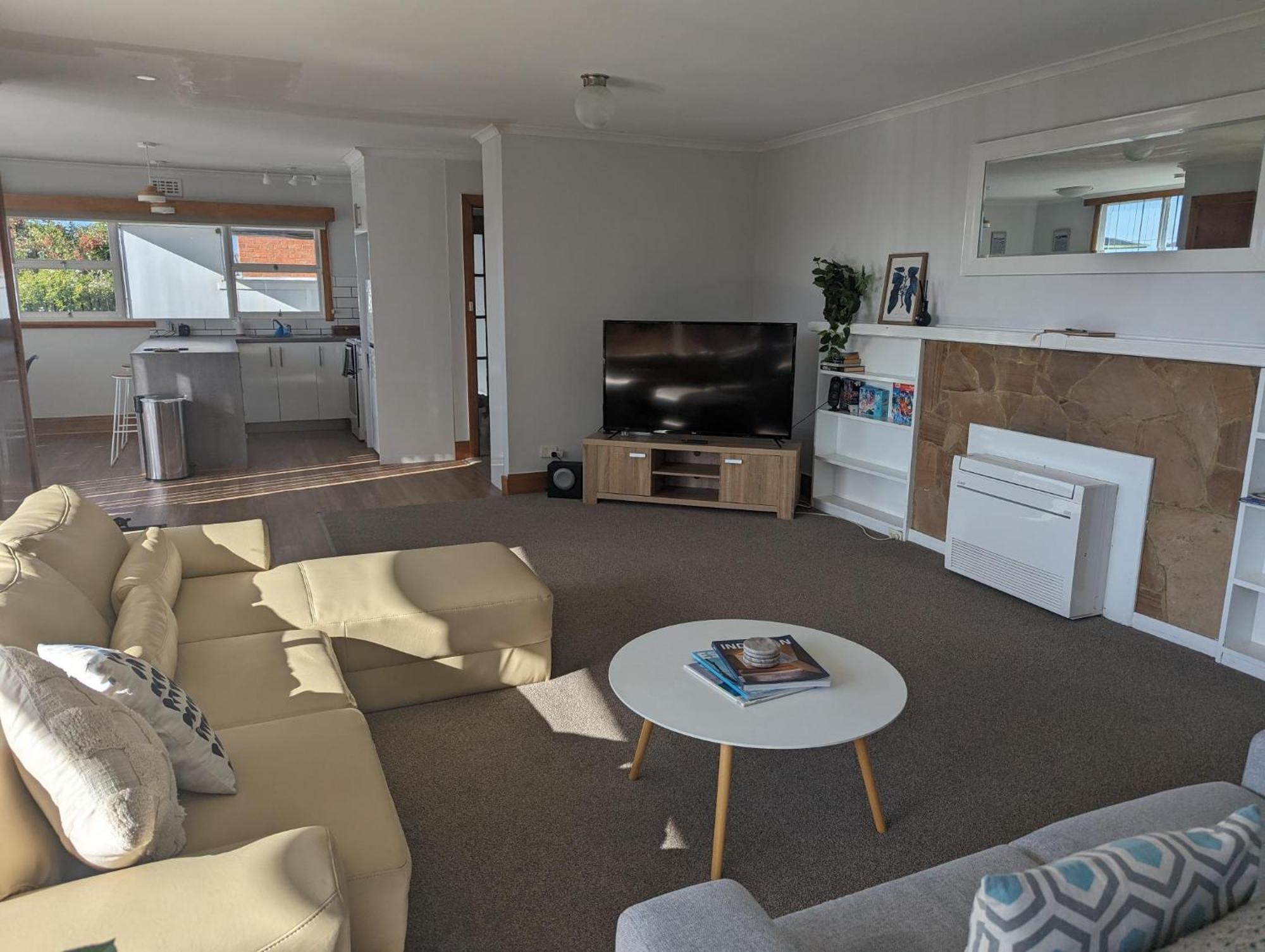 Devonport's Relax At Manning Holiday home
