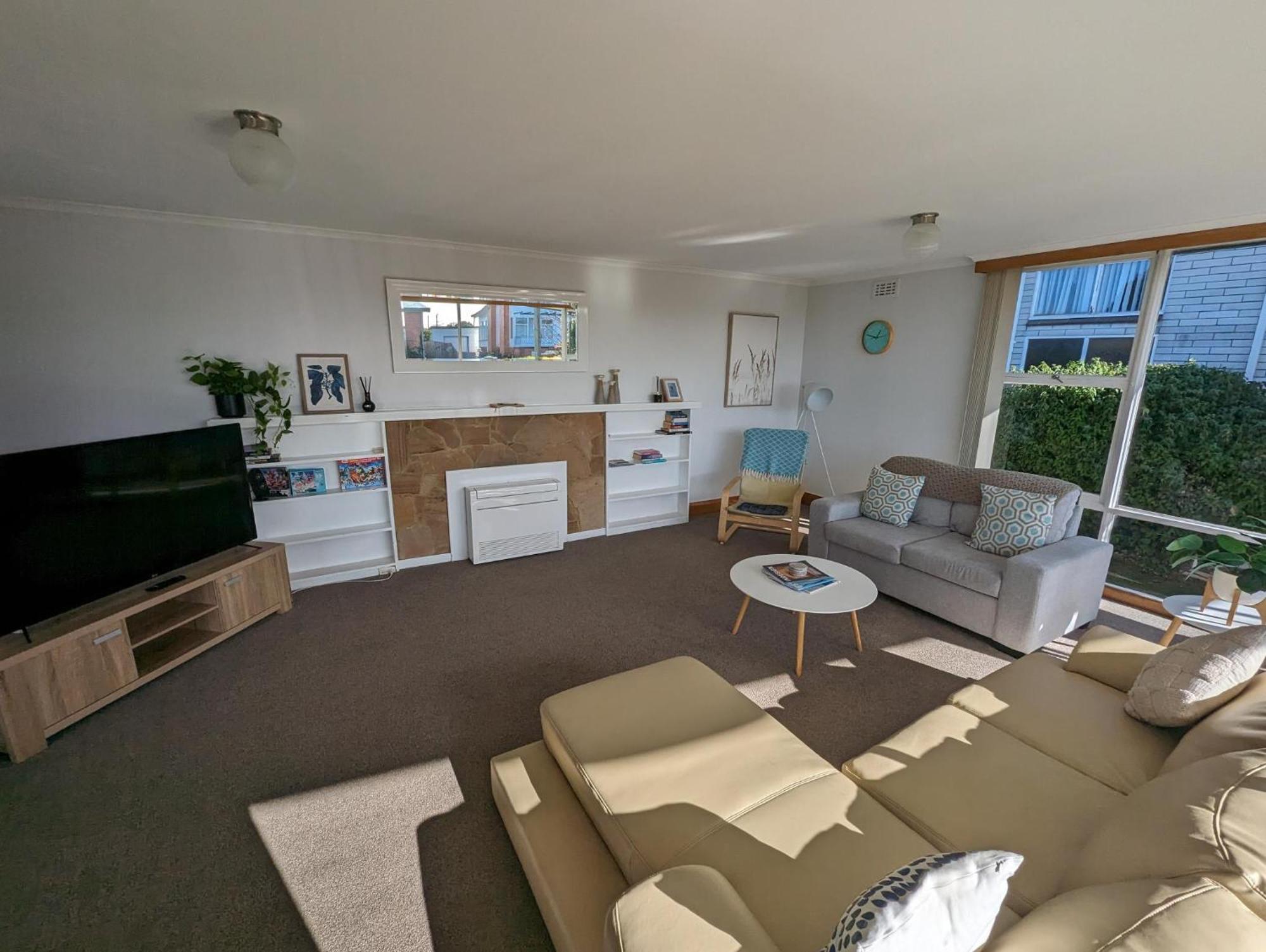 Devonport's Relax At Manning *