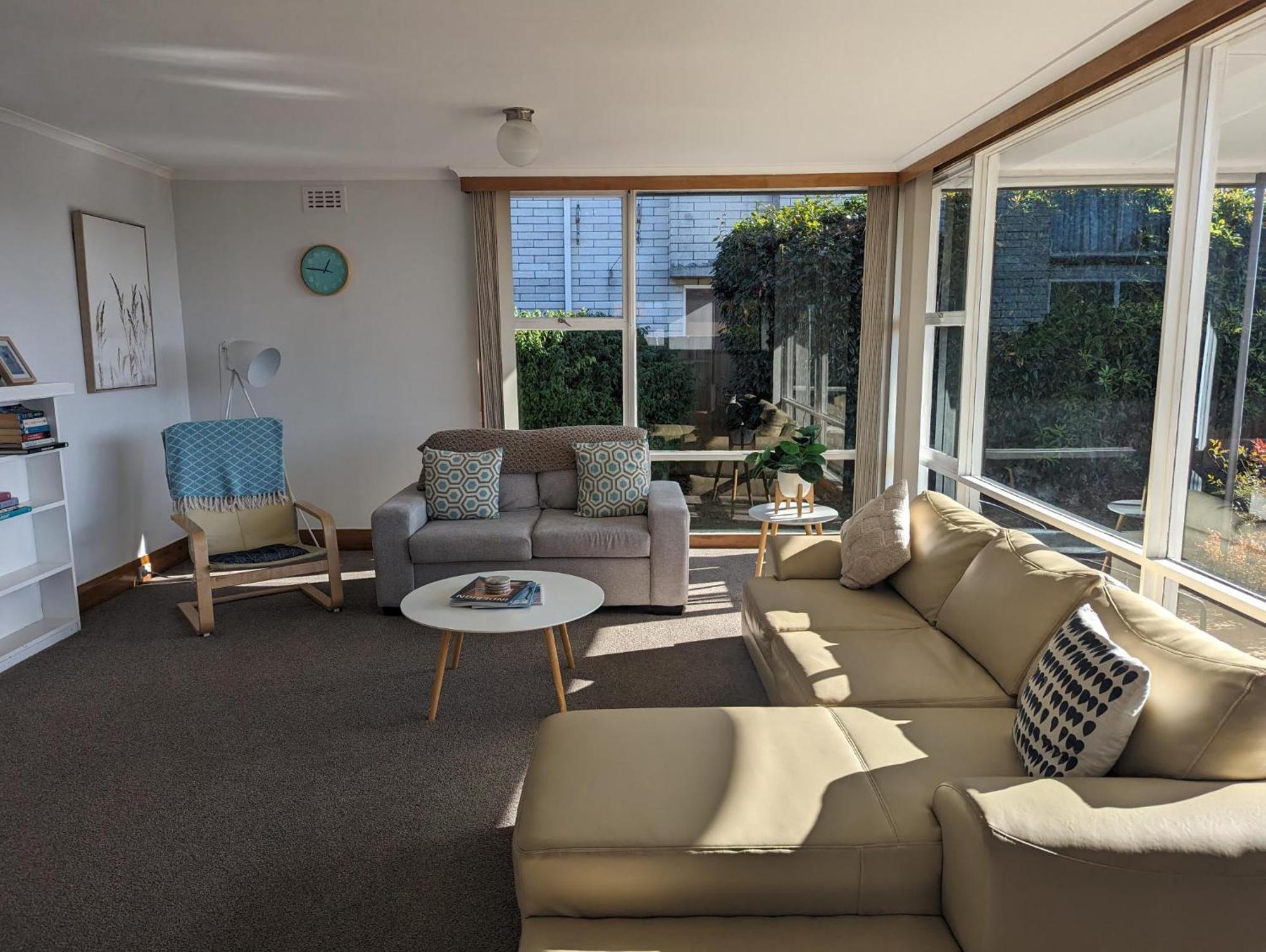 Devonport's Relax At Manning Holiday home *